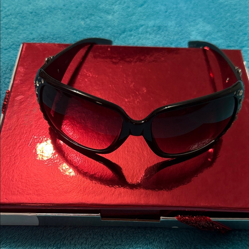 Women’s western sunglasses
